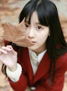 资讯《明星八卦-南航校花陈都灵颜值高 秒杀奶